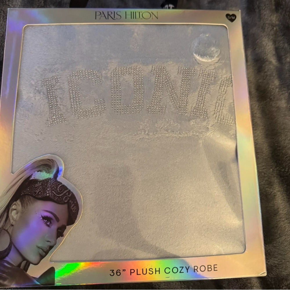 Paris Hilton Iconic Plush Robe